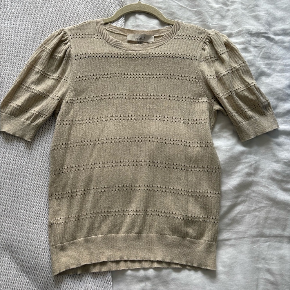 Short sleeve sweater